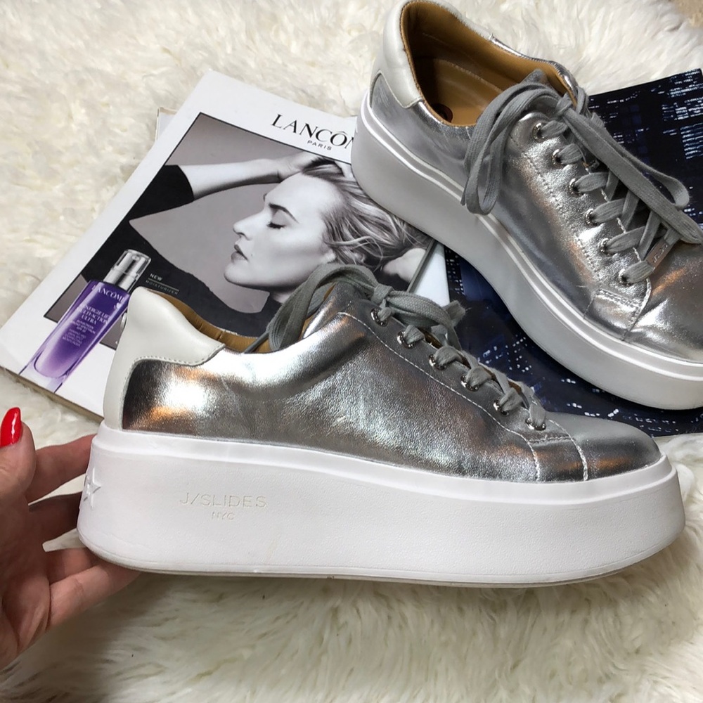 J/SLIDES Hally Silver Metallic Leather Sneaker Women’s Sz 10